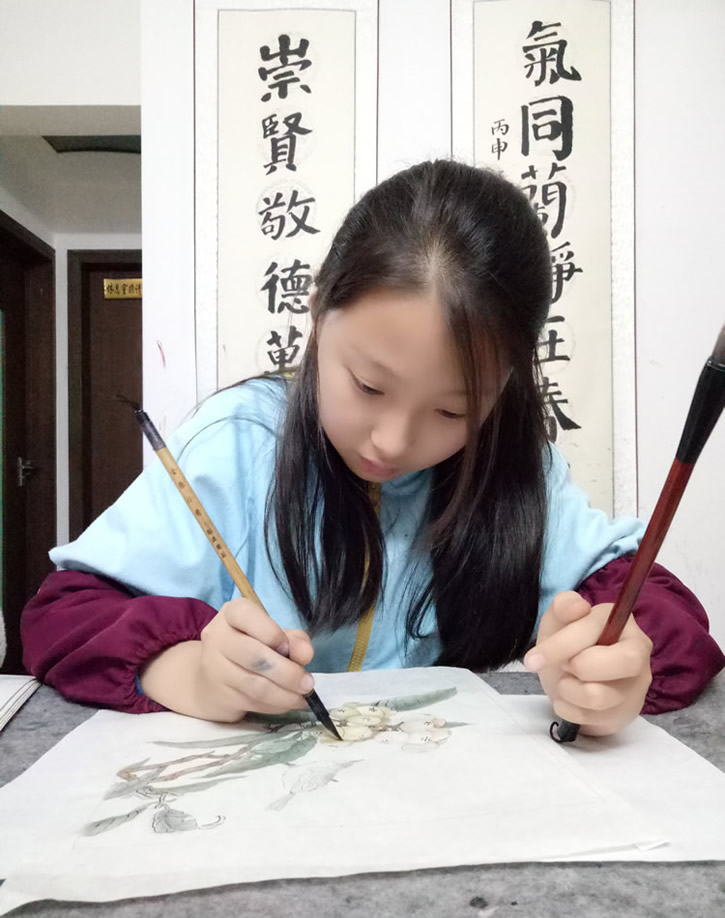 董芯语
